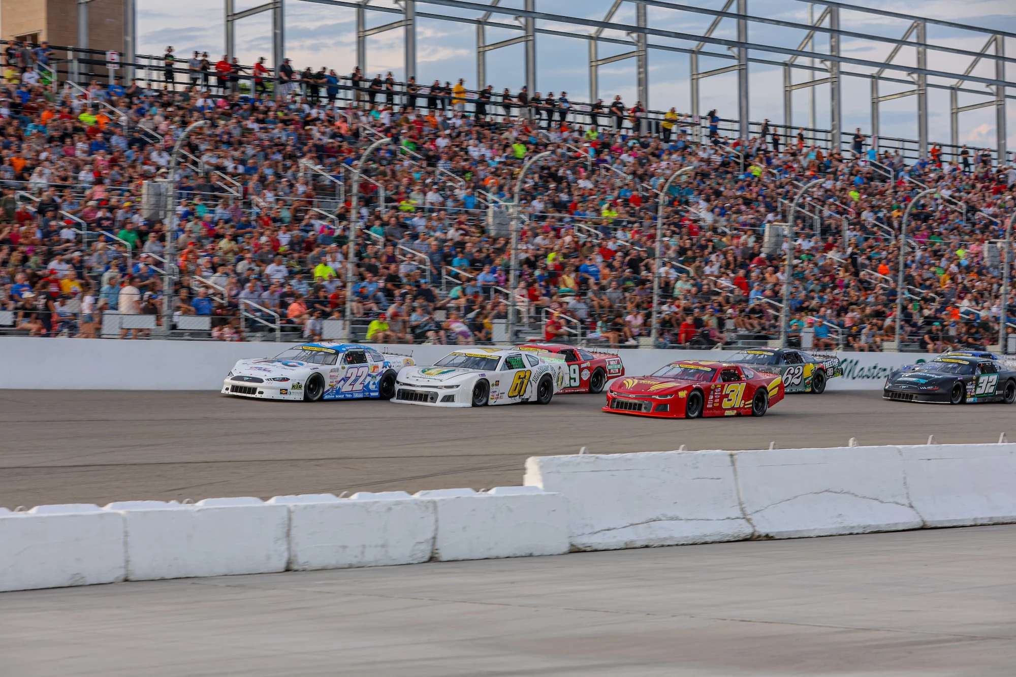 Featured image for “HIGHLIGHTS: Masters of the Pros 200 at Owosso”