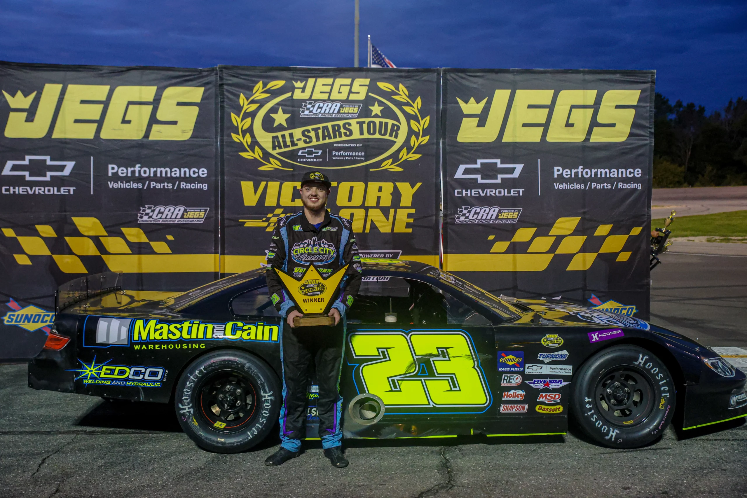 News: VanMeter Dominates Mudslinger 100 for First Career JEGS Tour Win / Click to Read