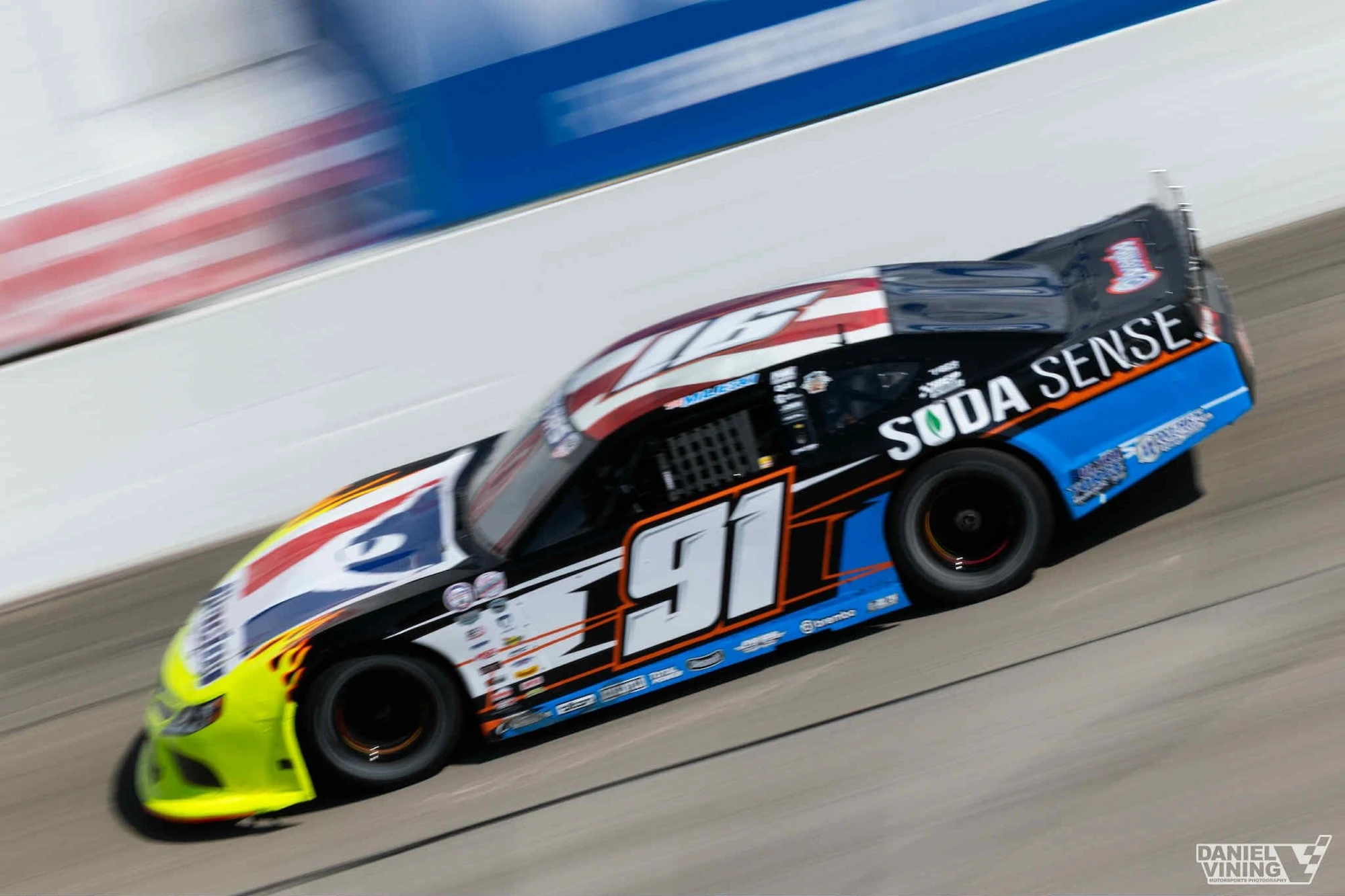 Ty Majeski Claims Pole for 54th Running of the Winchester 400 / Daniel Vining